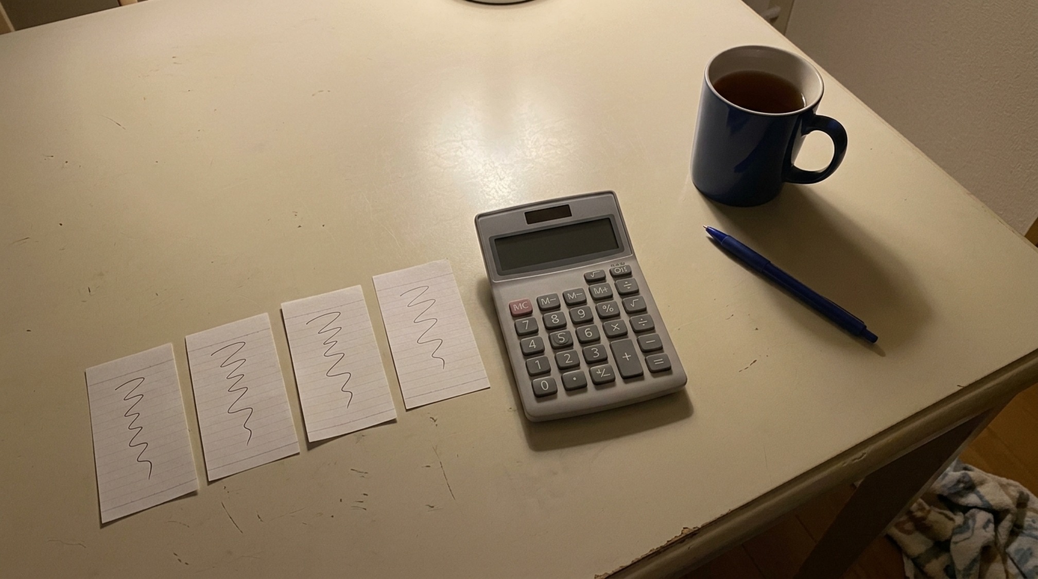 ペイターズの口コミにあった料金を書き出して計算した机の上