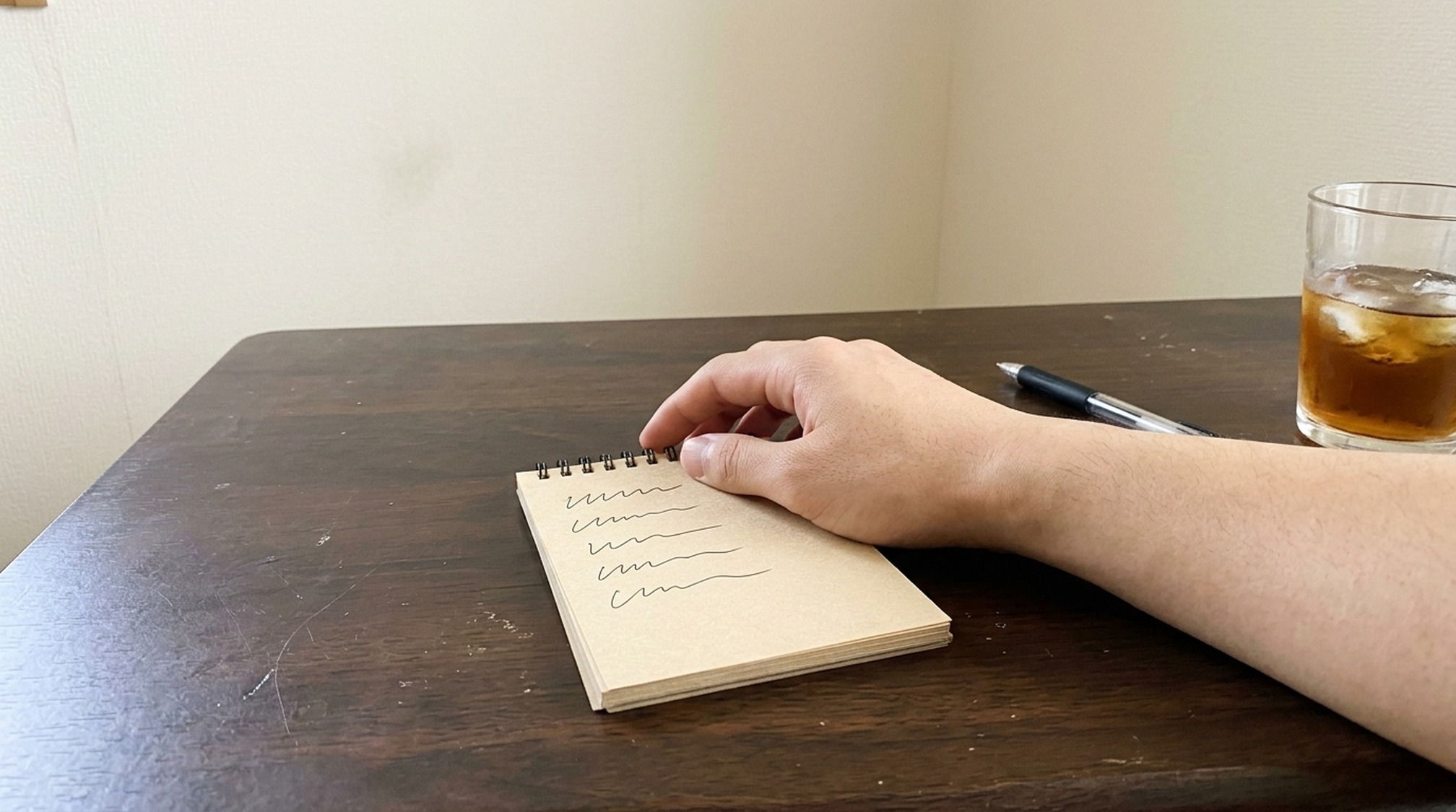 パパ活の2回目に進むかを判断する項目を書き出したノート