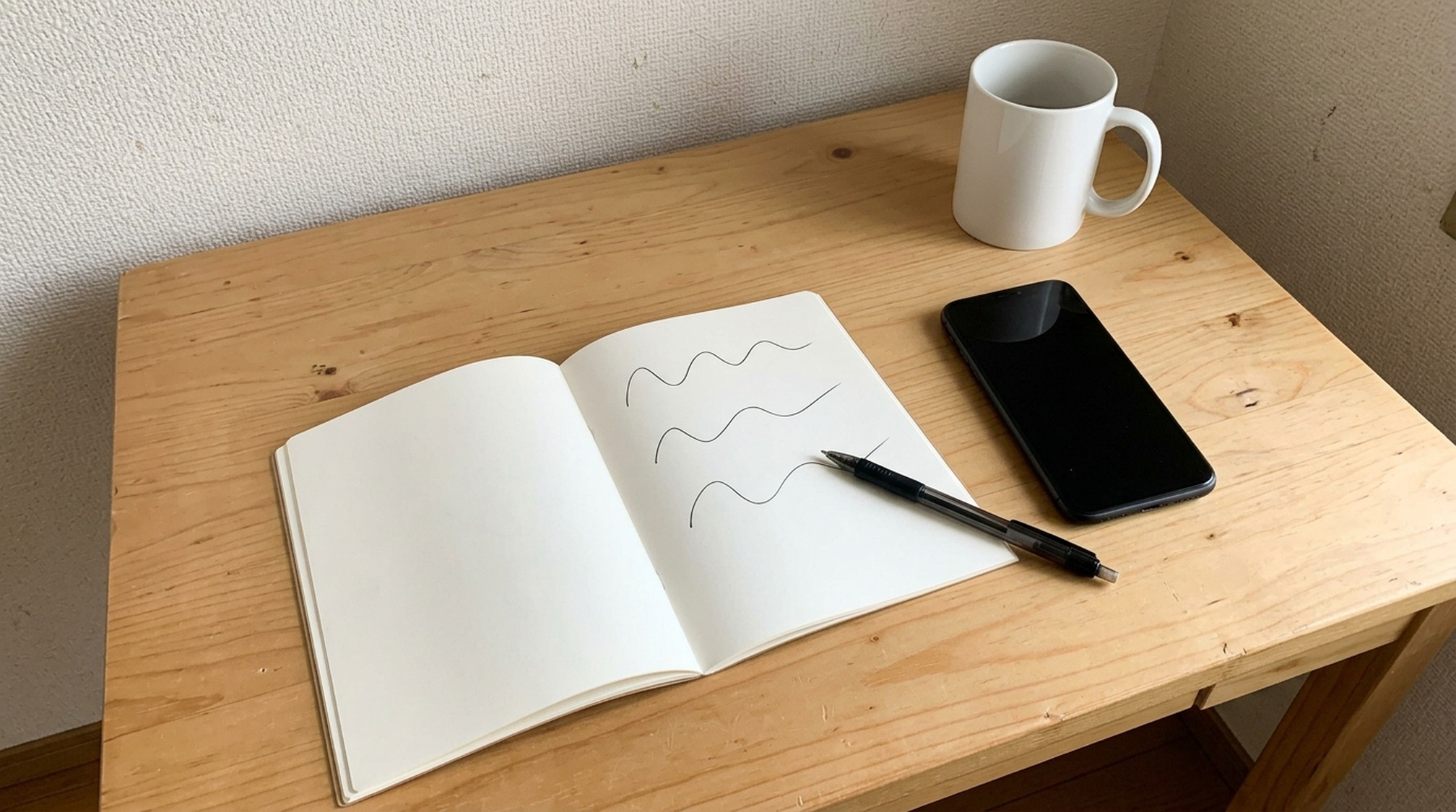 30代男性に向くパパ活アプリの候補を書き出した朝の机